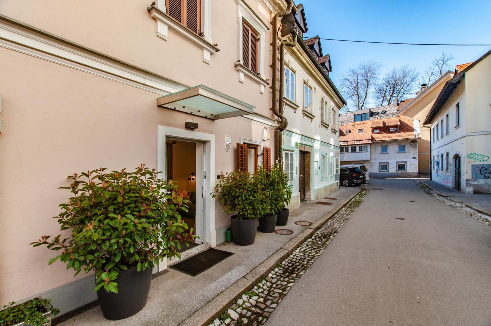 Six In The City Apartment, Ljubljana Eksteriør bilde