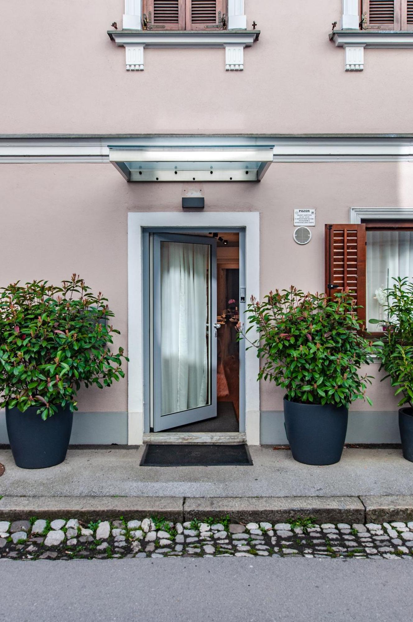 Six In The City Apartment, Ljubljana Eksteriør bilde