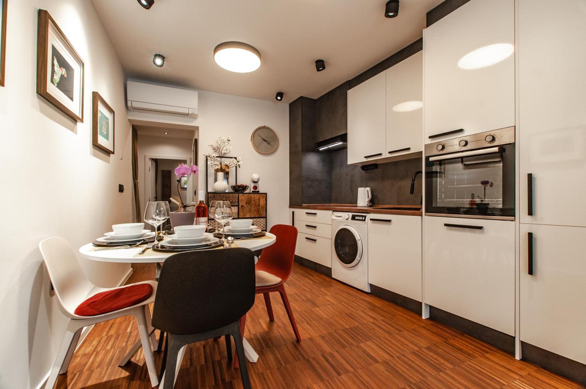 Six In The City Apartment, Ljubljana Eksteriør bilde